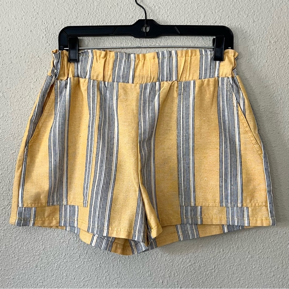 High Waist Yellow and Black Shorts with Elastic Waistband